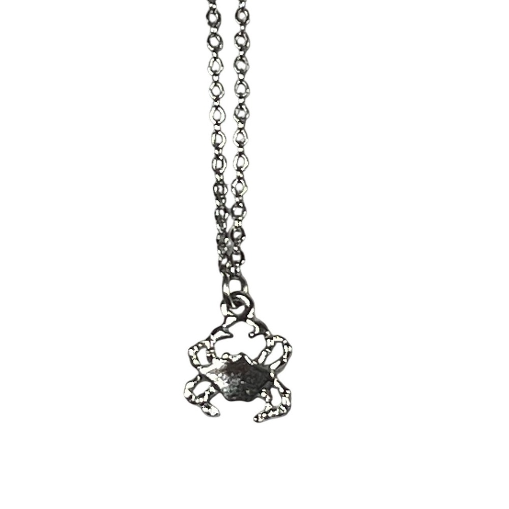 Silver Tone Crab Pendant Necklace 18 Inch Cable Chain Nautical Marine Jewelry